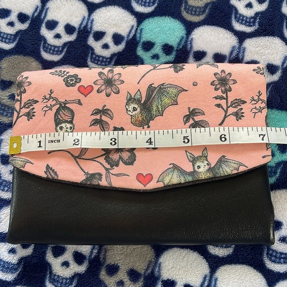 Pink and Black Wallet/Clutch with Floral Bat Pattern and Vegan Leather NWOT - Picture 8 of 10